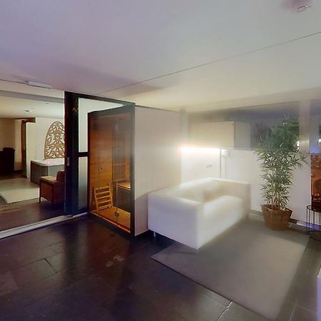 Nice And Cosy Place With Jacuzzi And Sauna To Relax In The Centre Of أنتويرب المظهر الخارجي الصورة